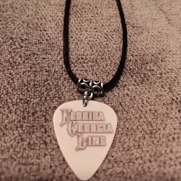 FLORIDA GEORGIA LINE GUITAR PICK NECKLACE - Picture 1 of 1